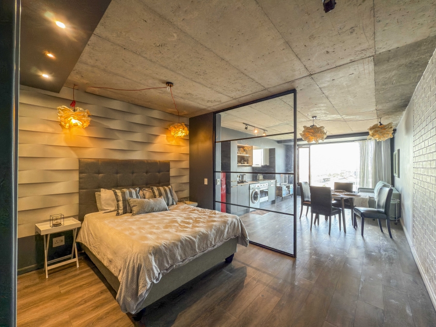 1 Bedroom Property for Sale in Woodstock Western Cape
